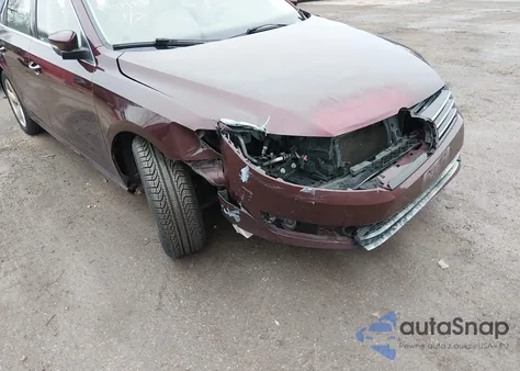 2013 Volkswagen Passat 2.5L Se z USA, uszkodzony, nr VIN 1VWBP7A30DC078558